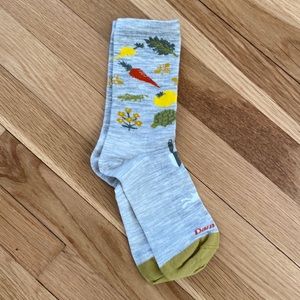 NWOT- Darn Tough Garden Socks